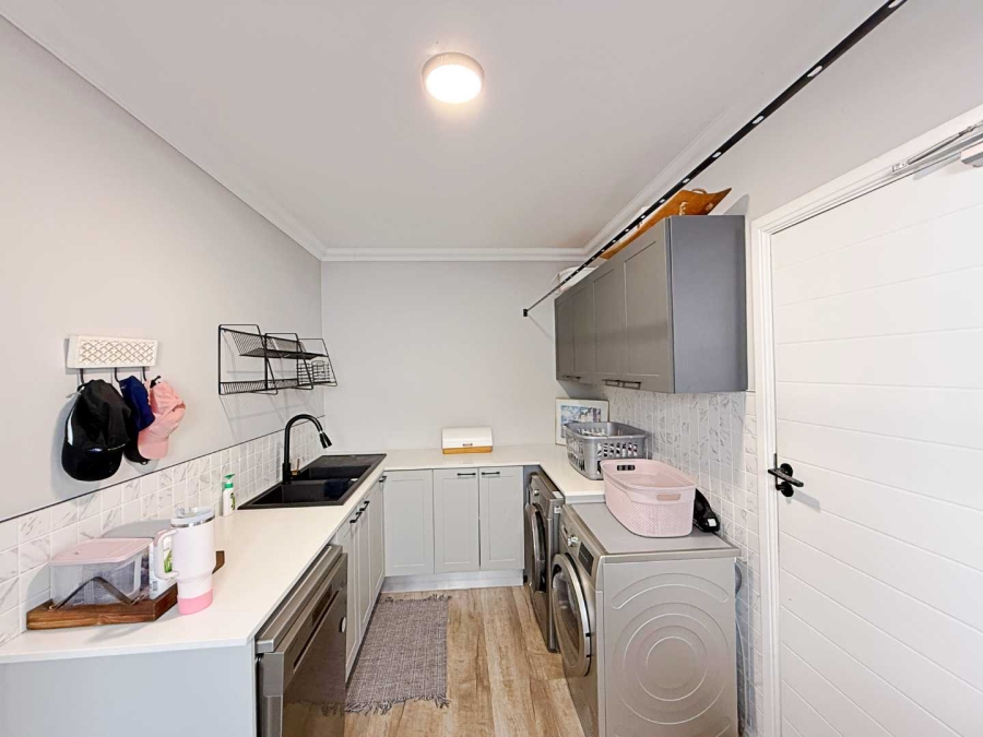 4 Bedroom Property for Sale in Calypso Beach Western Cape